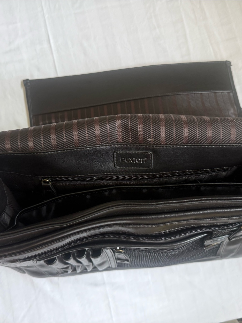 Buxton Black Soft Leather Men’s Organizer Briefcase in pristine condition. - Picture 10 of 16
